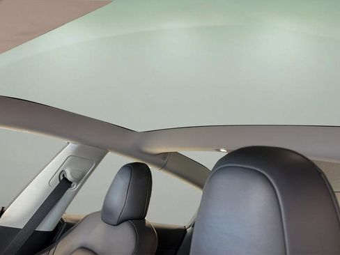 Used 2019 Tesla Model 3 Standard Range Plus image 11