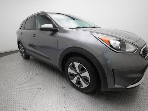 Used 2017 Kia Niro LX FWD image 35