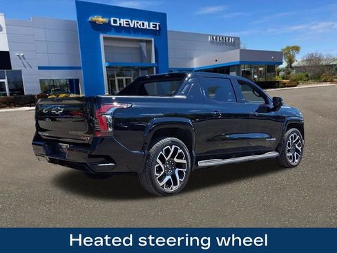 Used 2025 Chevrolet Silverado EV RST AWD/4WD image 27