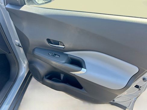 Used 2024 Nissan Kicks SR w/ SR Premium Package FWD image 27