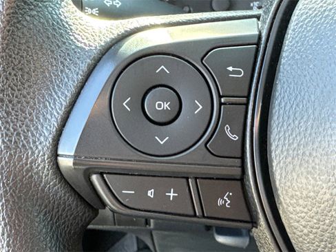 Used 2025 Toyota Corolla LE image 24