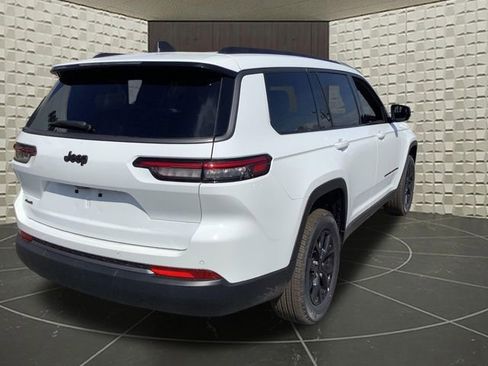 New 2026 Jeep Grand Cherokee L 4WD image 8