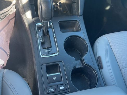 Used 2018 Subaru Outback 2.5i Limited w/ Popular Package #2 image 10