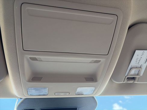 Used 2020 Ford Escape SE image 22