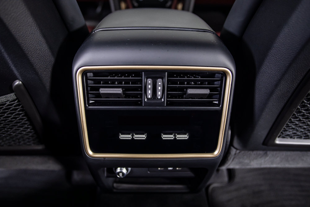 Used 2024 Porsche Cayenne Coupe AWD/4WD image 26