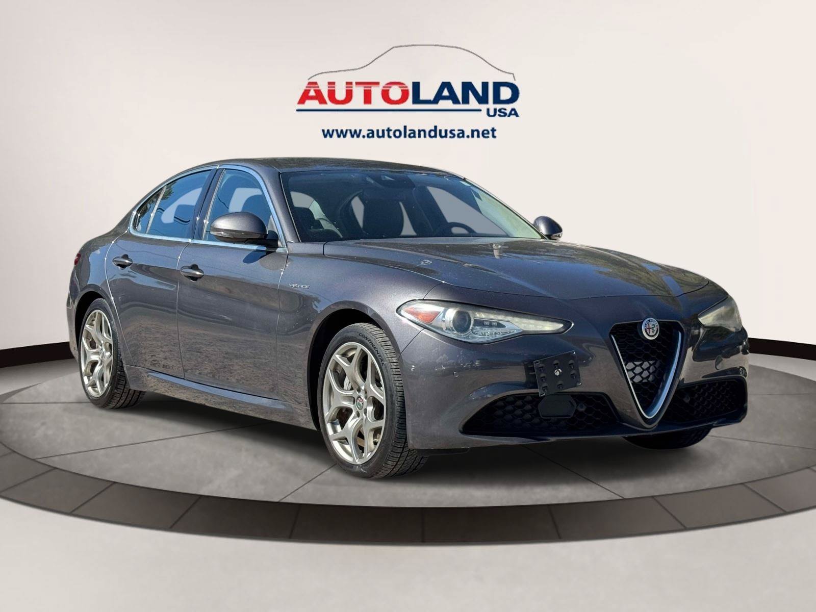 Used 2020 Alfa Romeo Giulia Ti AWD/4WD image 2