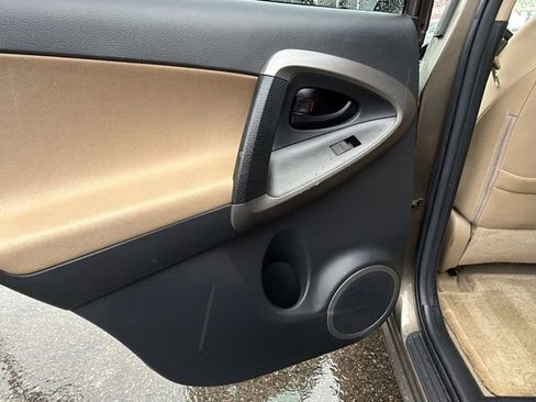 Used 2012 Toyota RAV4 4WD image 14