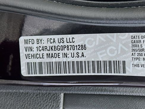 Used 2023 Jeep Grand Cherokee L Limited w/ Luxury Tech Group II AWD/4WD image 33