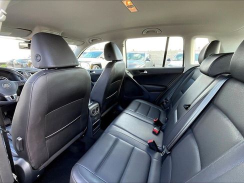 Used 2016 Volkswagen Tiguan S image 16