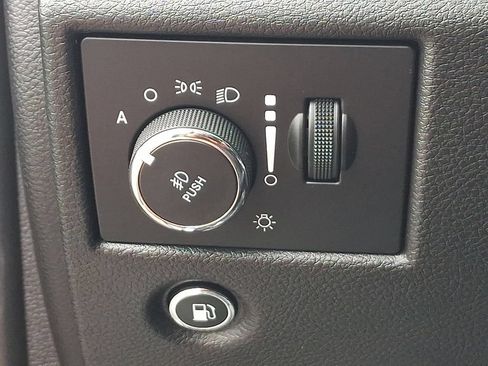 Used 2020 Jeep Grand Cherokee Limited AWD/4WD image 25