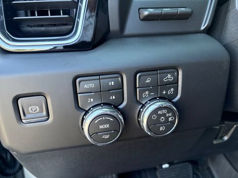 New 2026 GMC Sierra 2500 4x4 Crew Cab Denali Ultimate image 22