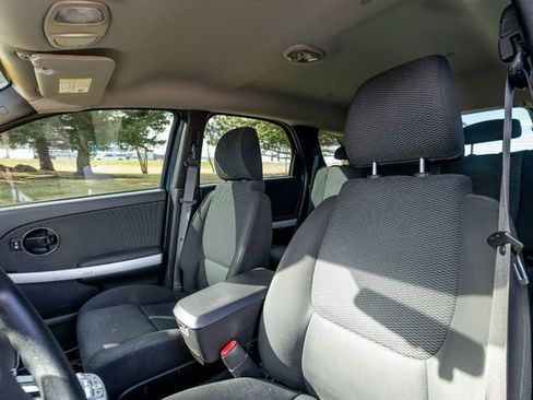 Used 2007 Pontiac Torrent AWD image 14