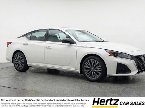 Used 2025 Nissan Altima 2.5 SV FWD image 1