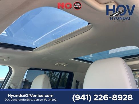 Used 2025 Hyundai Santa Fe Calligraphy FWD image 5