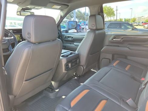 Used 2024 GMC Sierra 2500 AT4 w/ AT4 Preferred Package AWD/4WD image 11