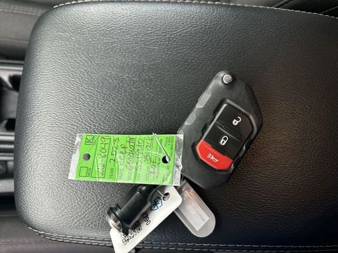 Used 2023 Jeep Gladiator Overland image 22