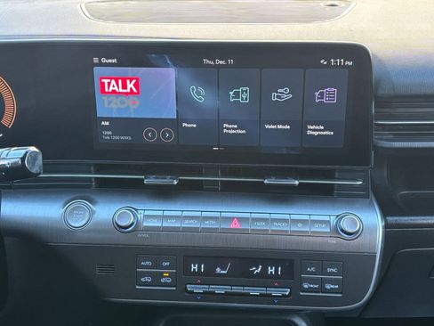 Used 2025 Hyundai Kona SEL image 18