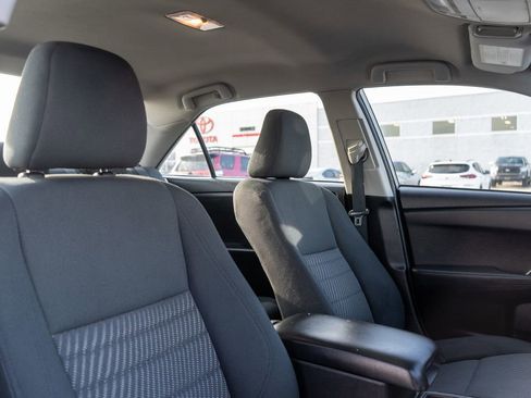 Used 2016 Toyota Camry LE image 12