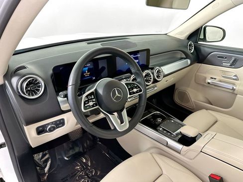 Certified 2022 Mercedes-Benz GLB 250 4MATIC image 9