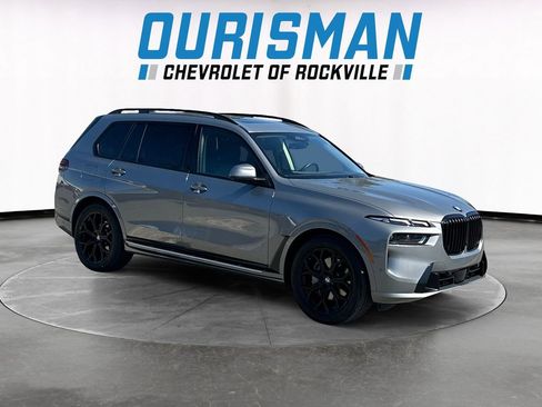 Used 2024 BMW X7 xDrive40i w/ Premium Package image 2