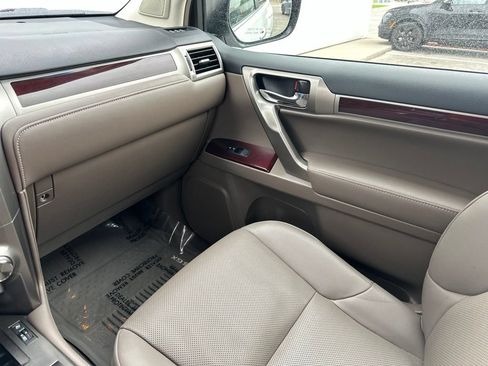Used 2019 Lexus GX 460 Premium AWD/4WD image 47