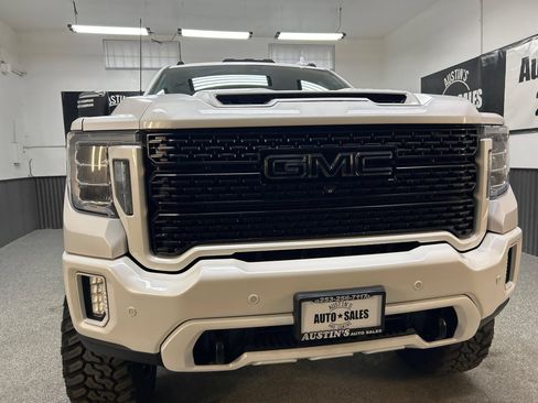 Used 2020 GMC Sierra 2500 Denali w/ Denali Ultimate Package AWD/4WD image 2