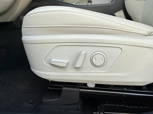 New 2026 Kia Sorento EX w/ EX Premium Package FWD image 10