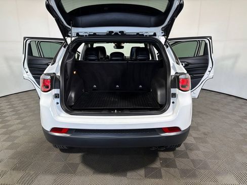 Used 2022 Jeep Compass Latitude w/ Convenience Group AWD/4WD image 21