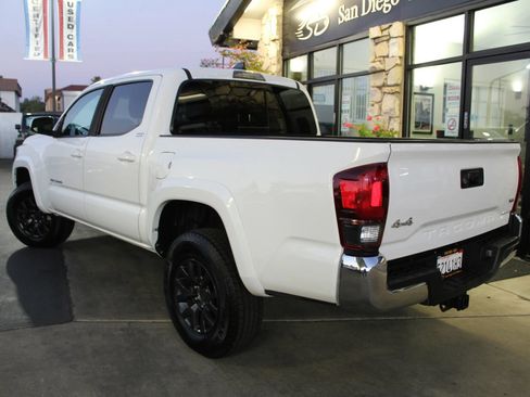 Used 2021 Toyota Tacoma SR5 AWD/4WD image 3