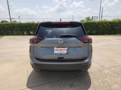 Used 2026 Nissan Rogue SV FWD image 6