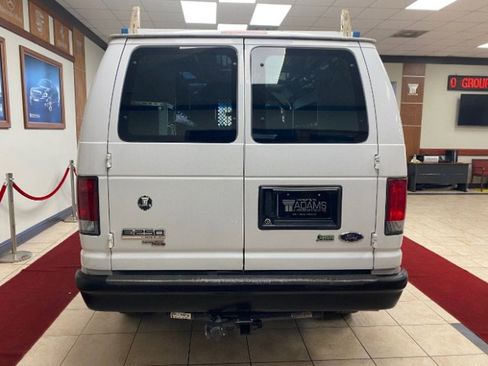 Used 2014 Ford E-250 and Econoline 250 w/ Power Group image 5