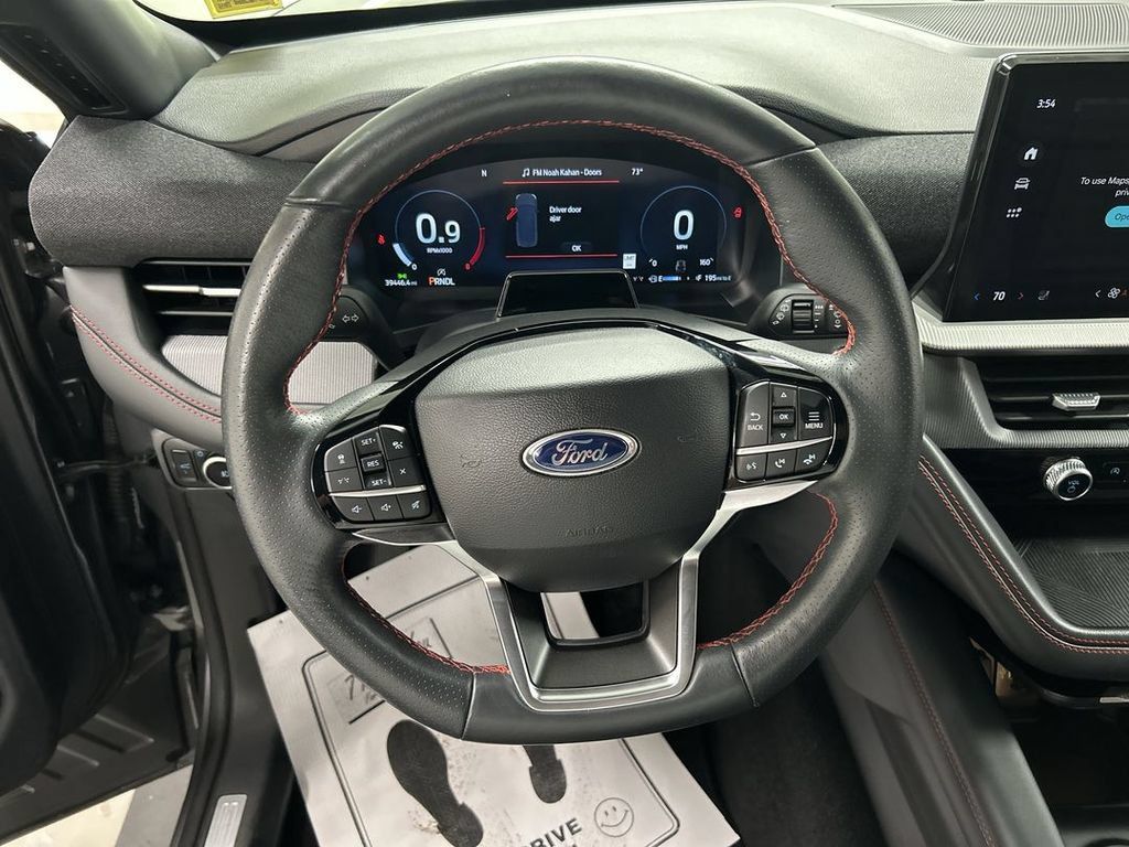Used 2025 Ford Explorer ST-Line AWD/4WD image 4