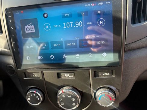 Used 2011 Kia Forte SX image 27