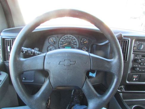 Used 2007 Chevrolet Express 3500 Passenger w/ LT Preferred Equipment Group image 9