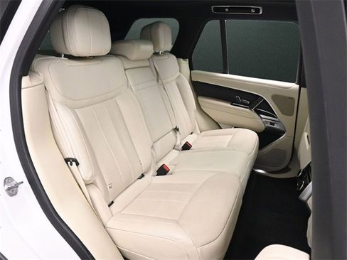 Used 2023 Land Rover Range Rover SE image 19