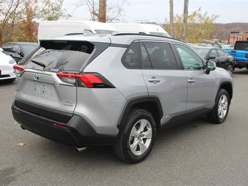 Used 2020 Toyota RAV4 XLE image 8