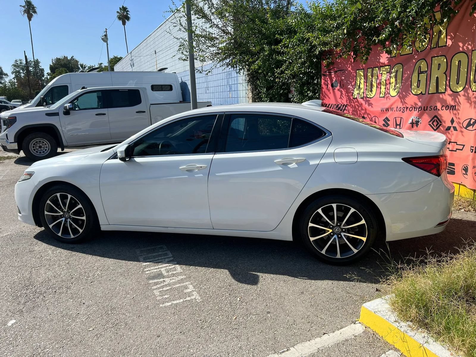 Used 2015 Acura TLX w/ Technology Package FWD image 8
