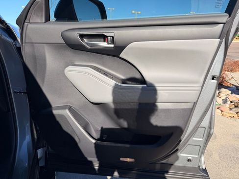 Used 2026 Toyota Highlander XLE image 29
