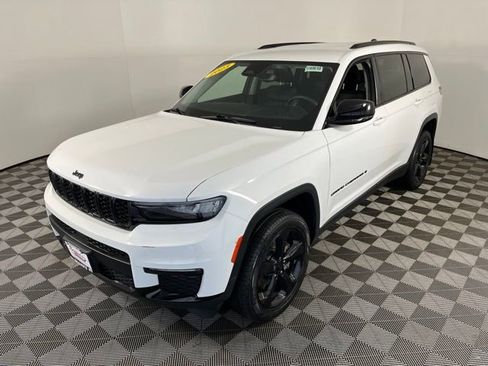 Used 2023 Jeep Grand Cherokee L Limited w/ Black Appearance Package image 3