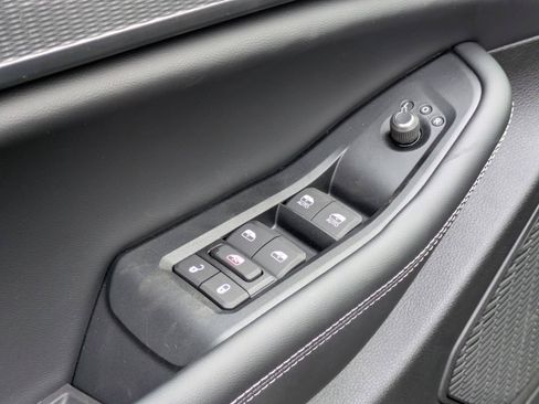 New 2025 Jeep Grand Cherokee L Laredo RWD image 11