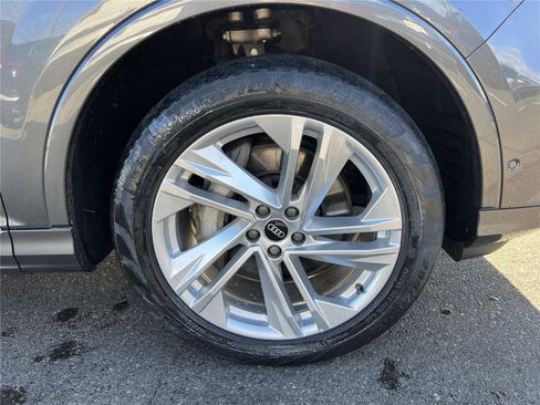 Used 2021 Audi Q7 3.0T Premium w/ Convenience Package image 10