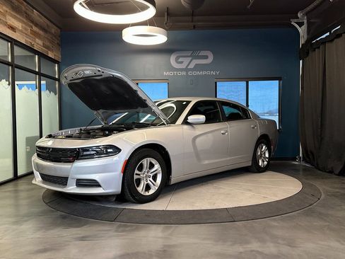 Used 2019 Dodge Charger SXT w/ Leather Interior Group RWD image 23