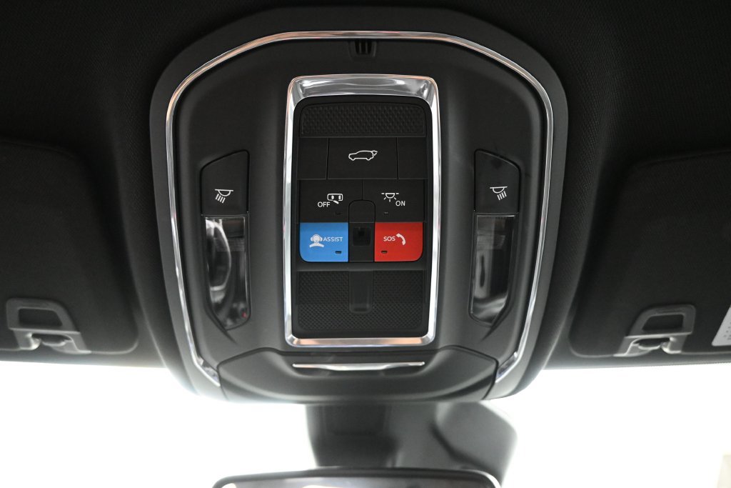 Used 2023 Jeep Grand Cherokee Altitude AWD/4WD image 24
