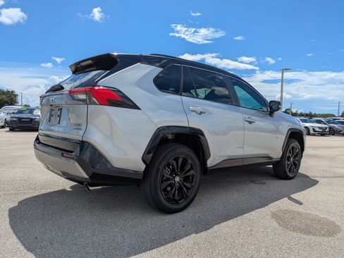 Used 2023 Toyota RAV4 XSE AWD/4WD image 4