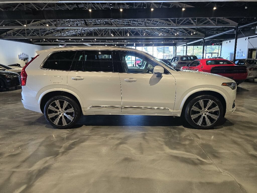 Used 2024 Volvo XC90 T8 Plus w/ Protection Package Premier AWD/4WD image 4