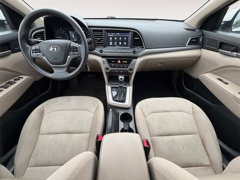 Used 2018 Hyundai Elantra SEL w/ Winter Weather Package image 11