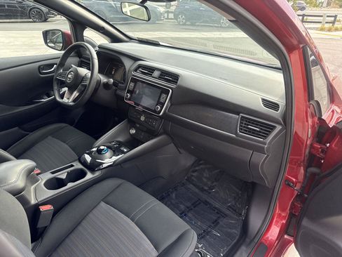 Used 2020 Nissan Leaf SV w/ Protection Package FWD image 24