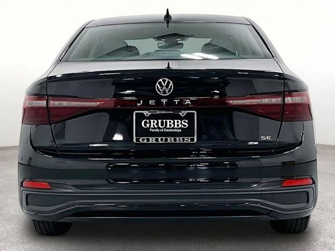 Used 2025 Volkswagen Jetta SE FWD image 5