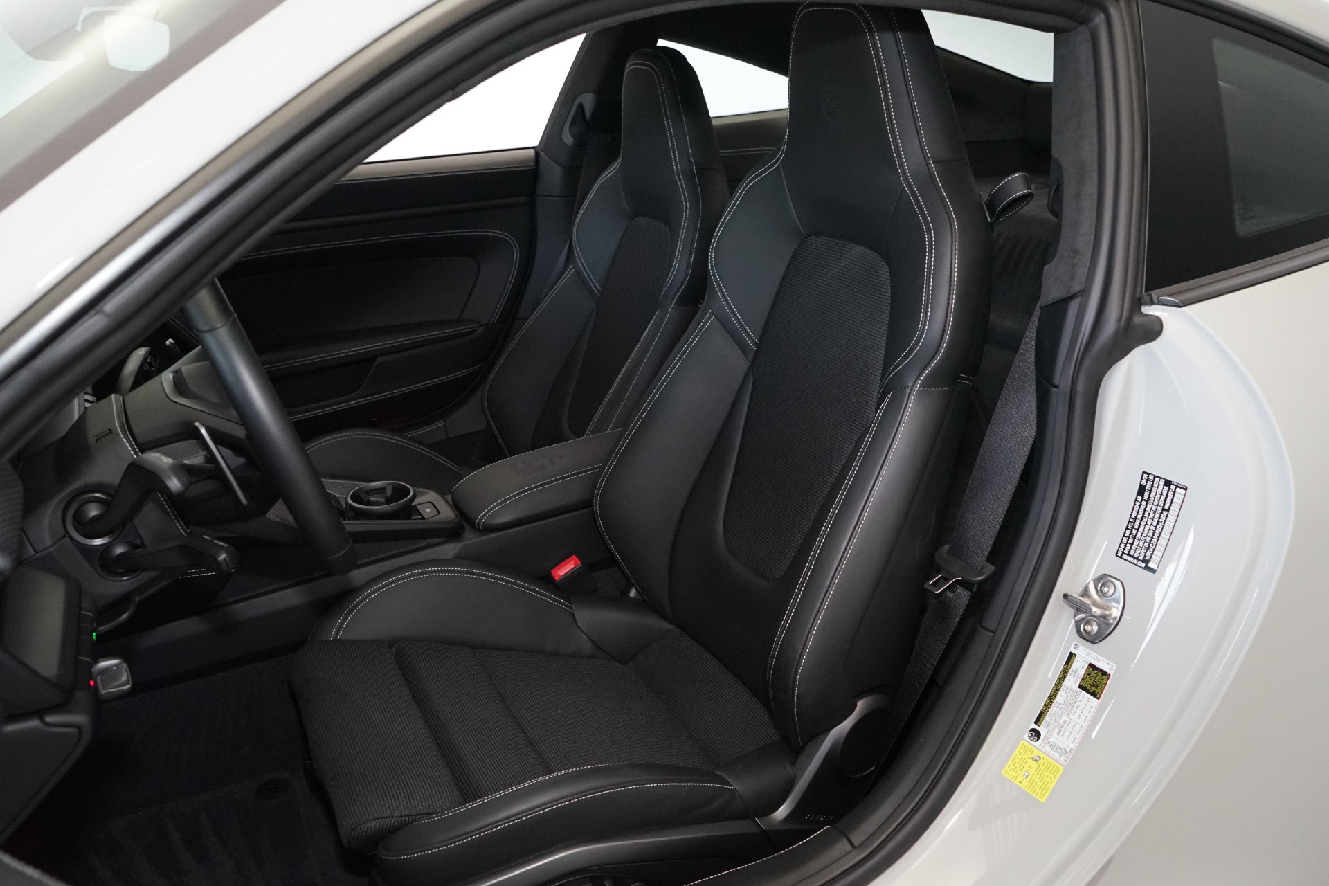 Used 2024 Porsche 911 GT3 RWD image 4