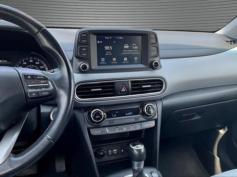 Used 2021 Hyundai Kona Limited AWD/4WD image 9